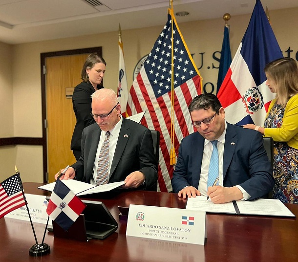  Aduanas firma acuerdo con Departamento de Seguridad Nacional de los EEUU para optimizar la detección de riesgos
