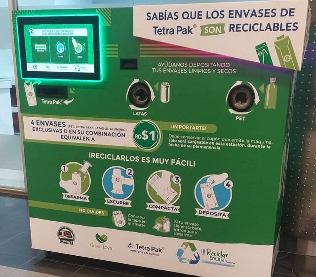  Este fin de semana en Ágora Mall centro de acopio y la máquina recicladora Recybot