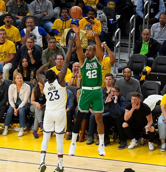  Al Horford lidera con 26 puntos triunfo de los Celtics sobre Warriors en final NBA