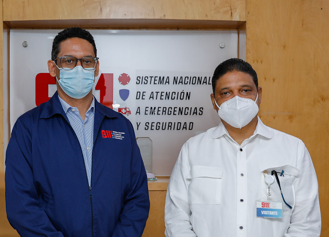  Director  del 9-1-1 felicita al mayor general  (r) Juan Manuel Méndez por designación como director de Emergencias Médicas