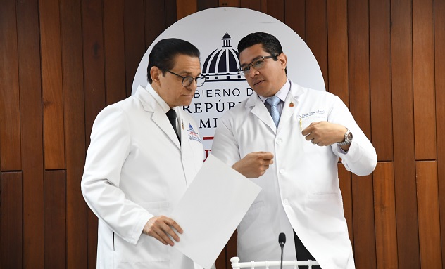  Ministro de Salud garantiza se entregará tiempo medicamentos de alto costo