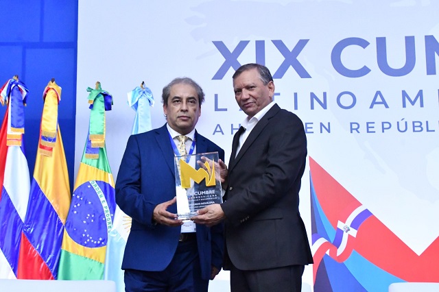  Cumbre Latinoamericana reconoce a Leonardo Aguilera como “Líder Destacado de América Latina”  