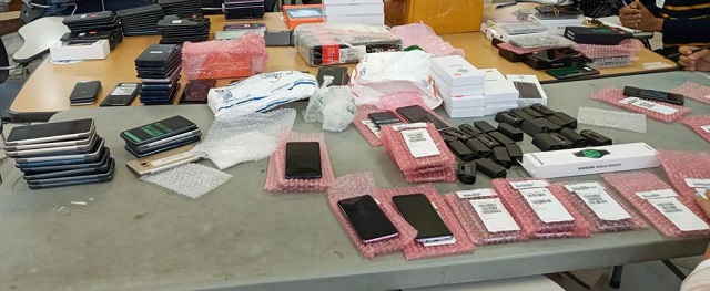  Aduanas decomisa millonario contrabando de celulares, tabletas y iPads en el aeropuerto de Punta Cana