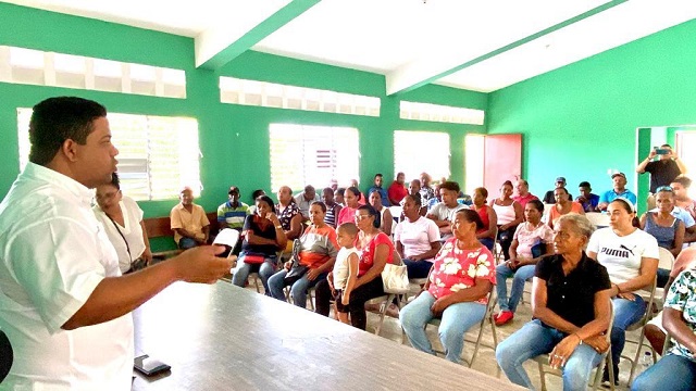  Eduard Gutiérrez destaca acciones del gobierno en Dajabón en el conversatorio “La política se trata de la gente”