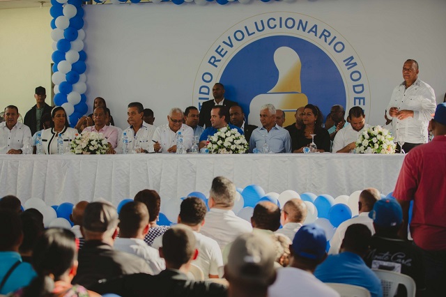  PRM juramenta a cientos de dirigentes en Sanchez Ramírez