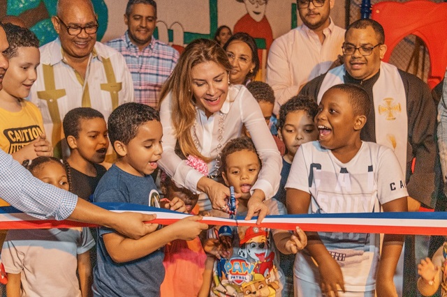  Carolina Mejía entregó remozado el Parque Nordesa I para sana recreación de niños y adultos mayores