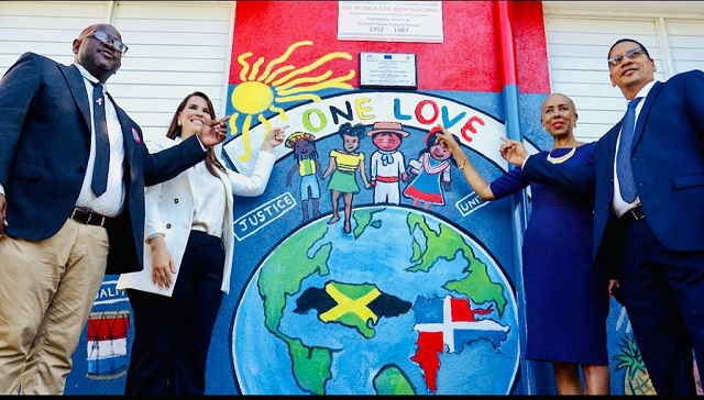  Ministra de Educación y Embajadora dominicana inauguran año escolar en Jamaica en el marco del «Programa de Adopción de la República Dominicana
