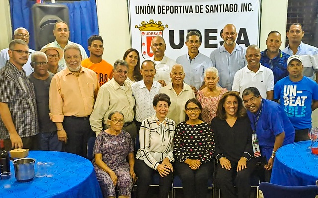  En su 45 aniversario UDESA festeja padres deportistas de Santiago, Saleta versa sobre historia de la entidad