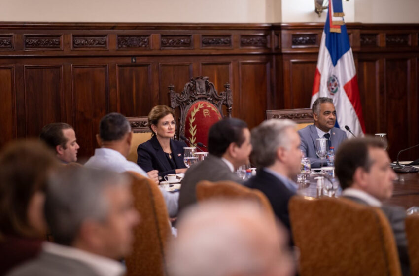  Vicepresidenta Raquel Peña encabeza Consejo de Ministros para conocer Presupuesto General de la Nación 2023