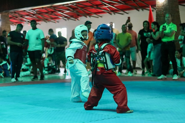  Club Arroyo Hondo y el máster Carmelo Mencia celebraron torneo Invitacional de taekwondo