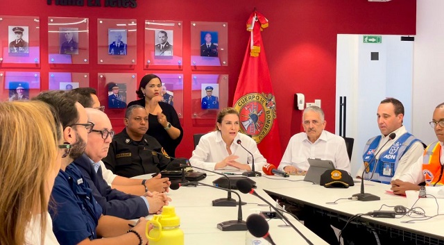  Alcaldesa Carolina Mejía activa Comité de Emergencia del DN por paso de Tormenta Fiona