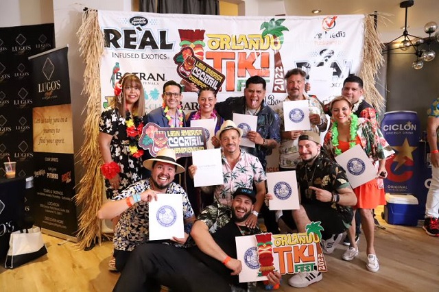  Latinos vibran en el primer Orlando Tiki Fest 2022