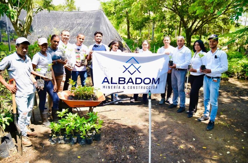  Albadom realiza donación al Jardín Botánico de Santiago