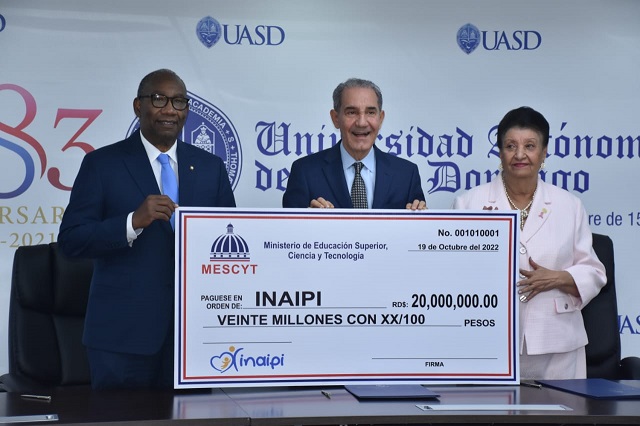  MESCYT dona RD$20 millones a UASD y al  INAIPI  para la apertura de 7 estancias infantiles 