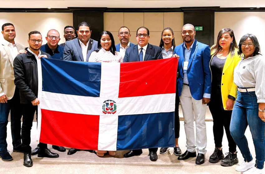  Dominicanos Observan Elecciones en Brasil