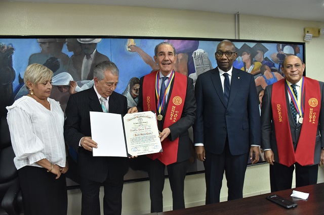  Universidad de Aragua de Venezuela otorga título Doctor Honoris Causa a Franklin García Fermín