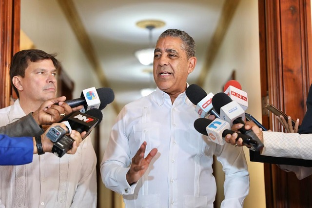  Congresista norteamericano Adriano Espaillat solicita retirar alerta emitida por la Embajada de EEUU en RD