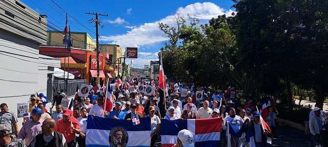  Cientos de la región Sur participan en “Marcha Patriótica RD-Azua”