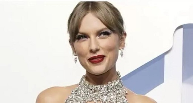  Taylor Swift hace historia al ocupar todos los puestos en el top 10 de los éxitos musicales en EEUU