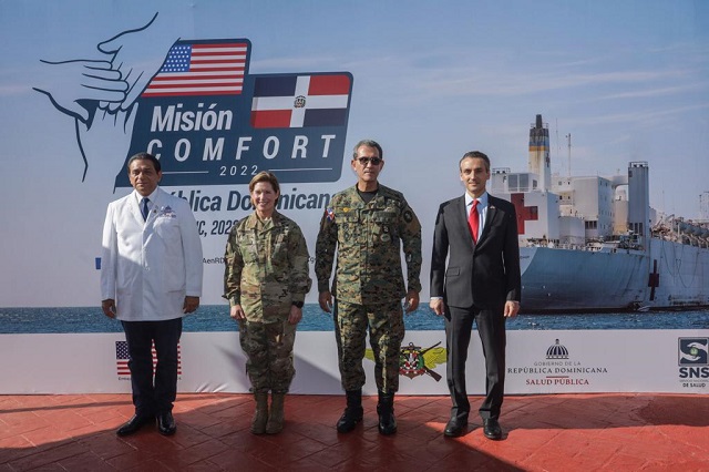  Ministro de Salud valora aportes misión Buque Hospital Militar USNS Comfort