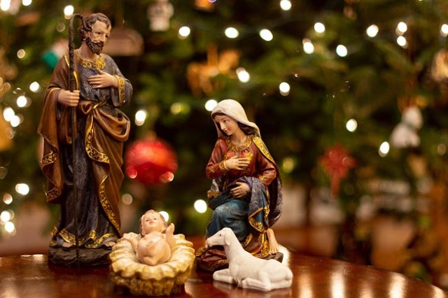  Día de Nochebuena, celebración anticipada del nacimiento de Jesús, el hijo de Dios