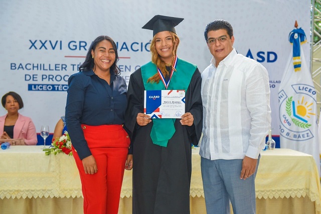  Liceo Técnico Ingeniero Osvaldo B. Báez de la CAASD gradúa a 38 bachilleres técnicos en control de procesos ambientales.