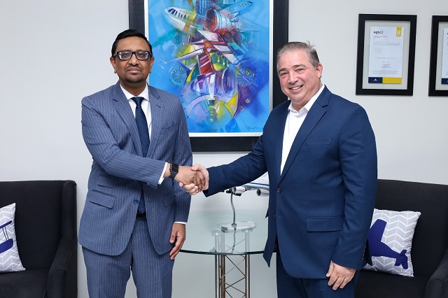  Embajador de Inglaterra en RD realiza visita de cortesía a Héctor Porcella para abordar potencial de intercambio aeronáutico de ambos países