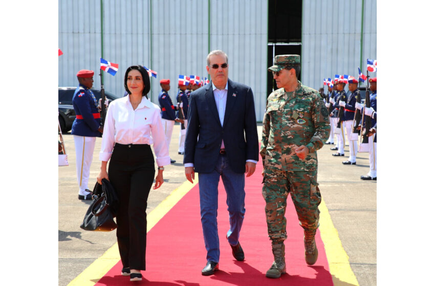  Presidente Abinader partió a Miami para realizar lanzamiento de primera bola en Clásico Mundial de Béisbol