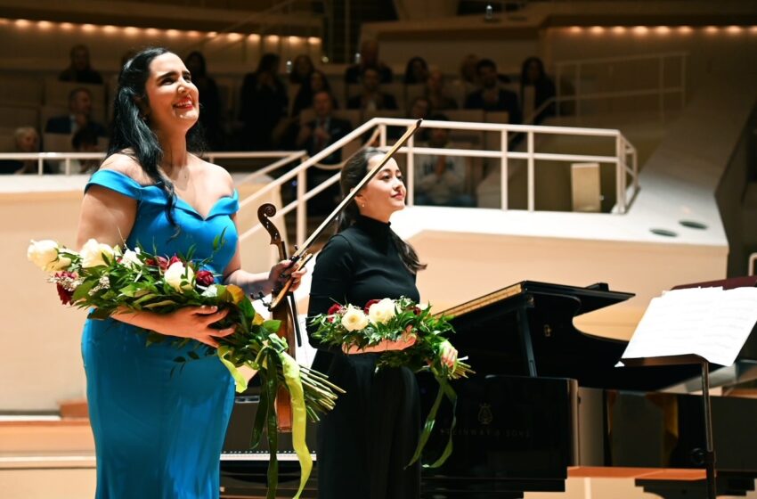  Aisha incluyó en repertorio a Johann Sebastian Bach y  al Dominicano Rafael Solano  en Filarmónica de Berlín