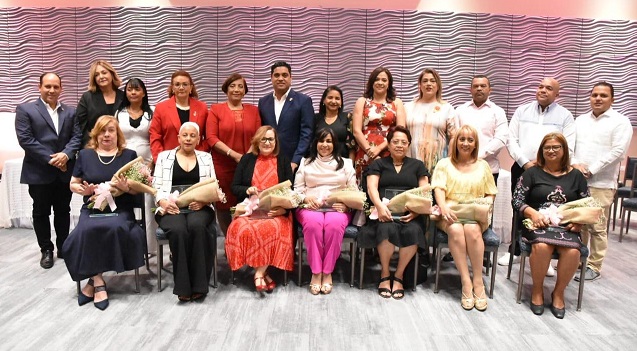  Alcalde Kelvin Cruz reconoce 7 valiosas damas en Día Internacional de la Mujer