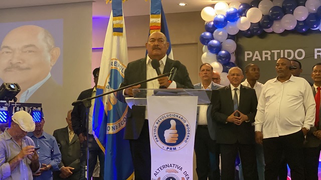  Ramón Alburquerque oficializa su precandidatura a la Presidencia de la República
