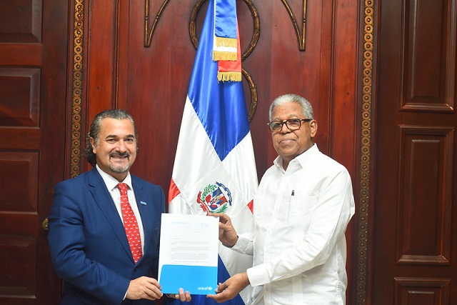  Nuevo representante de UNICEF en República Dominicana reitera compromiso con la niñez y adolescencia al presentar cartas credenciales