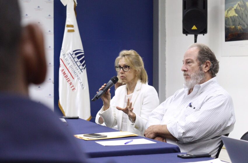  Medio Ambiente escucha académicos y ecologistas sobre reglamento para regular la cacería