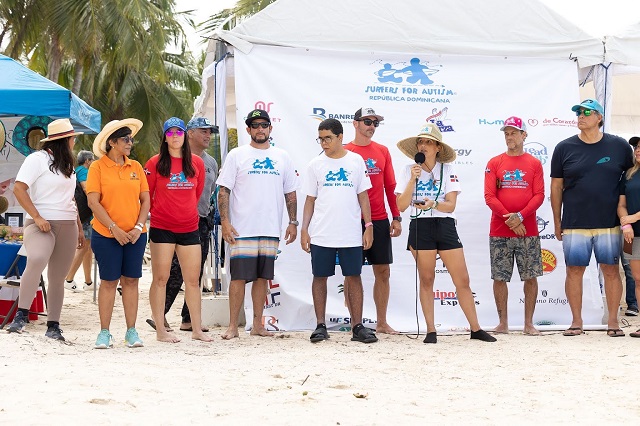  Realizan por primera vez en República Dominicana Surfers for Autism