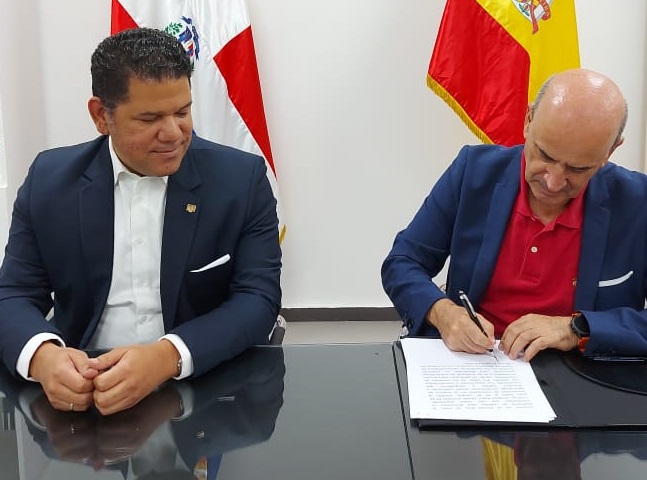  CEF._Santo Domingo y CETDEL firman acuerdo de colaboración para investigaciones en materia de turismo ecológico