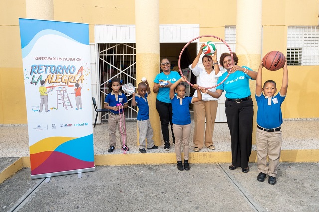  MINERD y UNICEF facilitan apoyo emocional y afectivo a más de 45 mil estudiantes y docentes de San Cristóbal