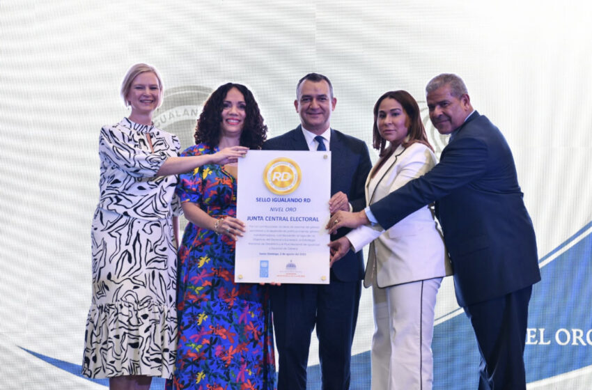  JCE recibe categoría oro en el “Sello Igualando RD”