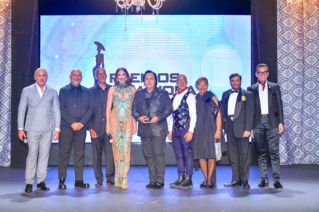 Leonel Lirio se alza gran galardón en Premios a la Moda Dominicana (PMD) 2023