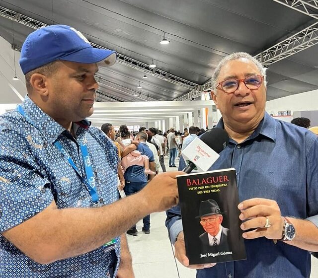  Libro “Balaguer visto por un psiquiatra: sus tres vidas” se convierte en el más vendido de la Feria Internacional del Libro 2023