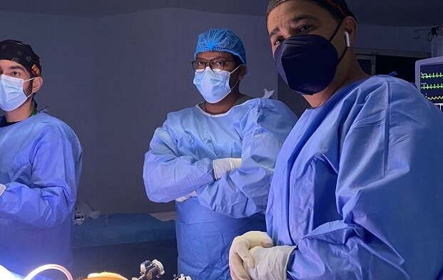  Especialistas del Grupo Urus realizan primeros procedimientos de prostatectomía radicales robóticas en la Capital