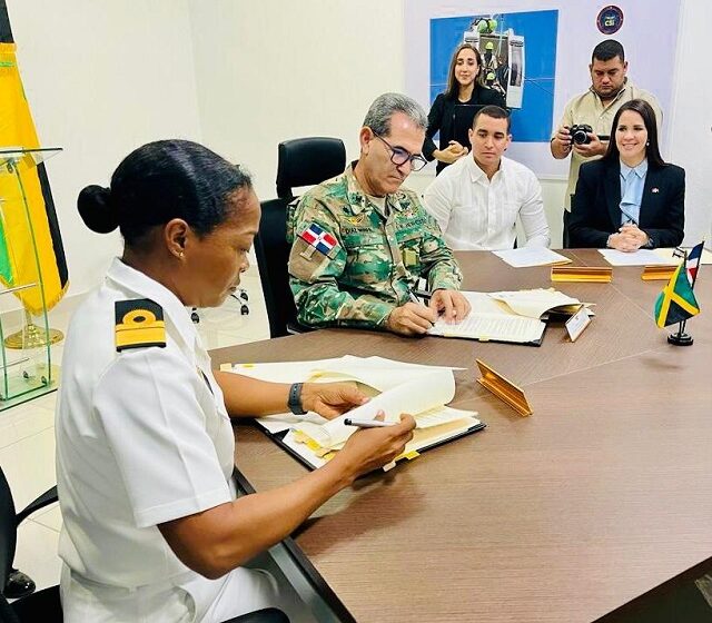  RD y Jamaica firman importantes acuerdos en materia de seguridad y defensa