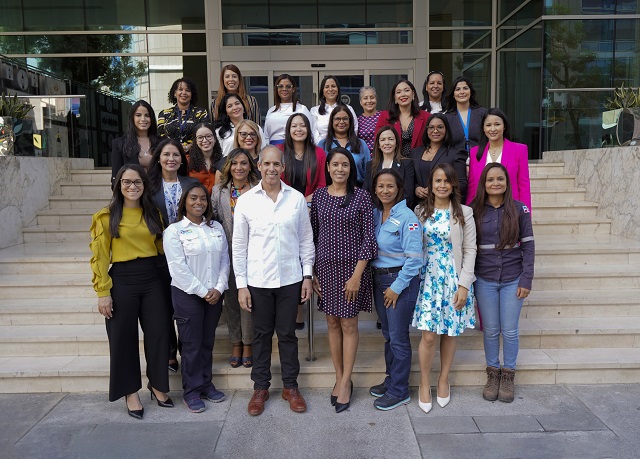  AES Dominicana en el Top Ranking como mejor lugar para trabajar mujeres 2023