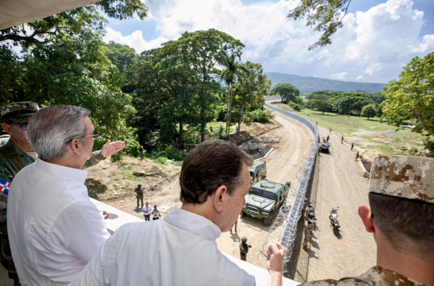  Presidente Abinader inaugura primer tramo de la verja perimetral inteligente en Elías Piña que comienza a cambiar la frontera