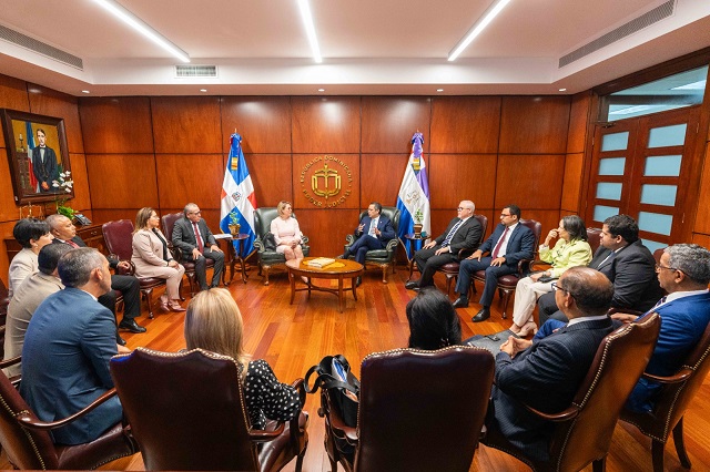  Delegación del Poder Judicial de Honduras visita RD