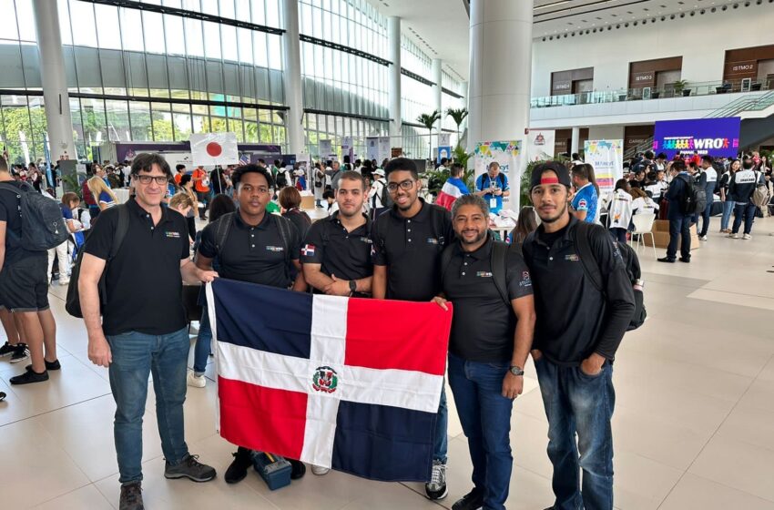  Estudiantes dominicanos demuestran su talento en el campo de la robótica en la World Robot Olympiad 2023