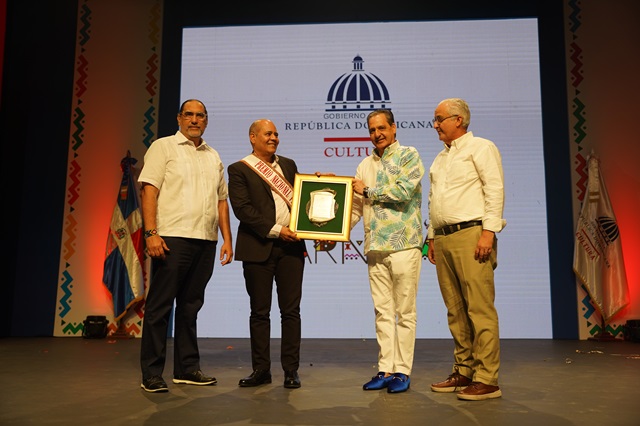  Anuncian Gran Desfile de Carnaval