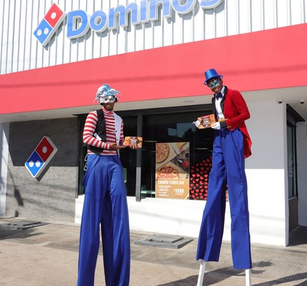  Domino’s celebra los 28 años de tienda en la avenida Venezuela