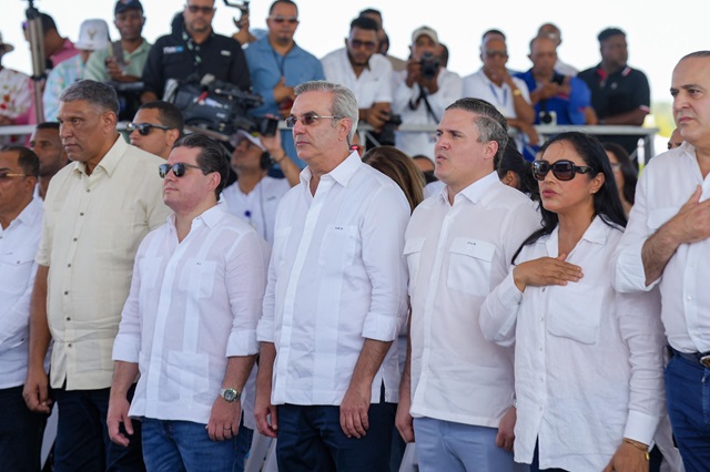  Presidente Luis Abinader inaugura muelle turístico y pesquero en Río San Juan y Cabrera