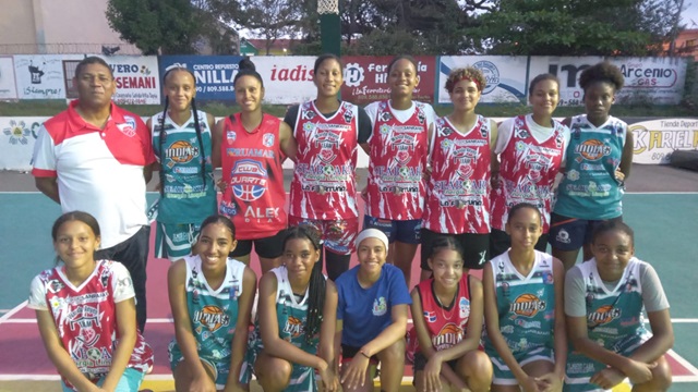  Indias club San Vicente vence a Piedra Blanca en intercambio de baloncesto femenino libre