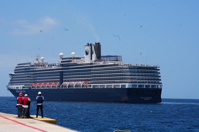  Cabo Rojo recibe cerca de 2,000 visitantes con la llegada de su segundo crucero